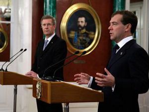 Государство создаст условия для богослужений всем конфессиям, пообещал президент Медведев