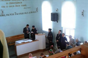 Беларусская милиция сорвала рождественское богослужение баптистов-инициативников