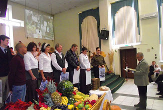Празднование Жатвы во Второй московской церкви ЕХБ